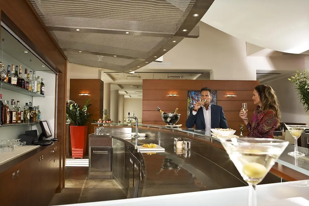 Hotel Rafael Vimodrone 3*,  Ιταλία